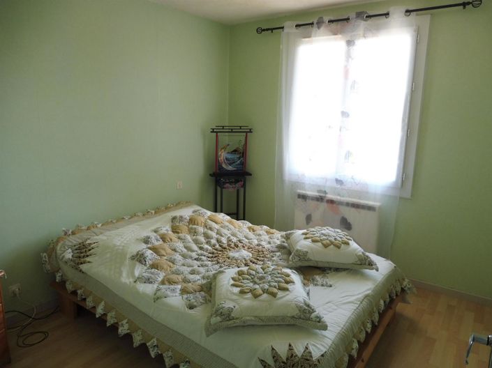 Image No.17-3 Bed House for sale