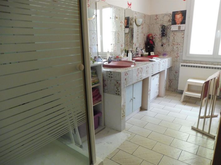 Image No.18-3 Bed House for sale