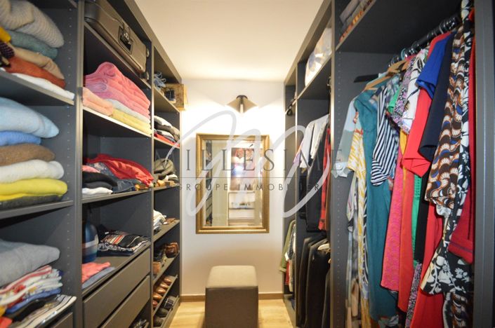 Image No.14-3 Bed Property for sale