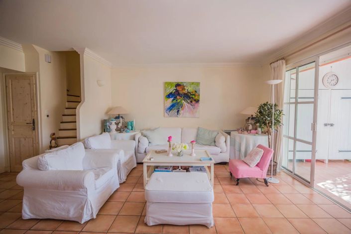 Image No.6-4 Bed House for sale