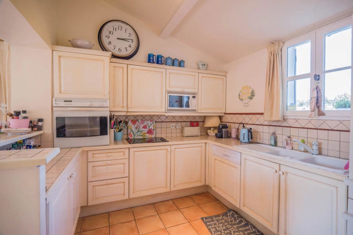 Image No.8-4 Bed House for sale