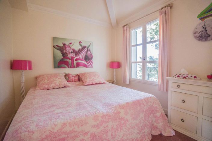 Image No.9-4 Bed House for sale