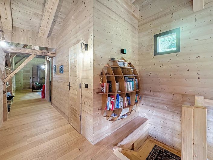 Image No.20-8 Bed House for sale