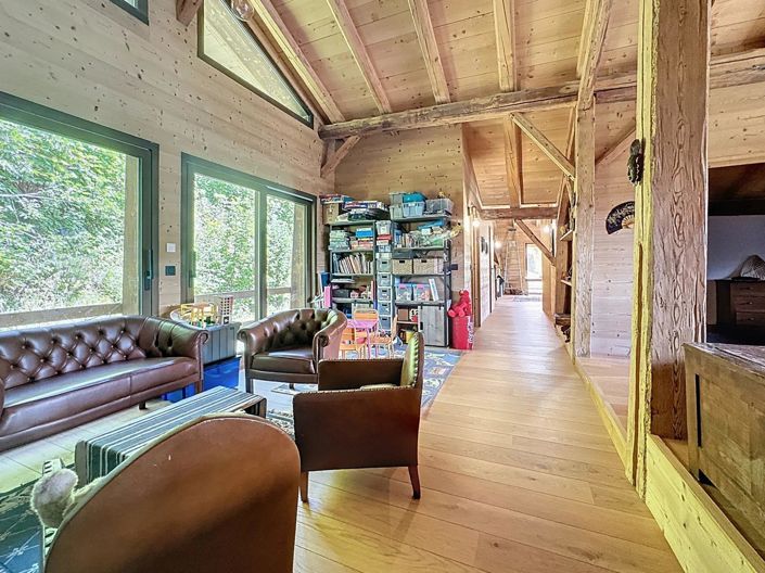 Image No.25-8 Bed House for sale