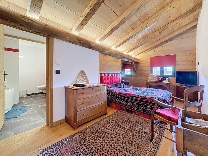 Image No.30-8 Bed House for sale