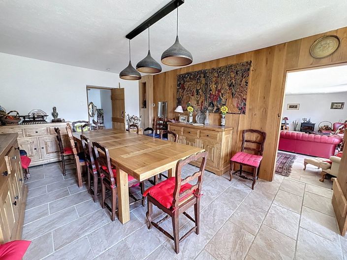 Image No.9-8 Bed House for sale