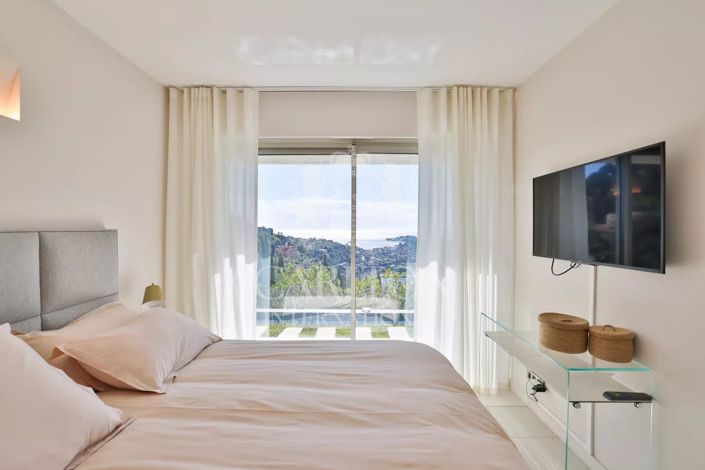 Image No.12-6 Bed House for sale