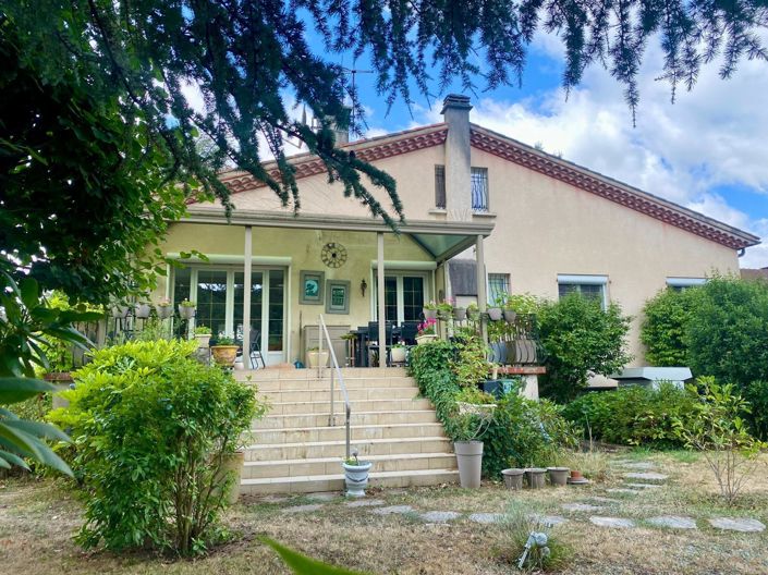 Image No.1-4 Bed House for sale