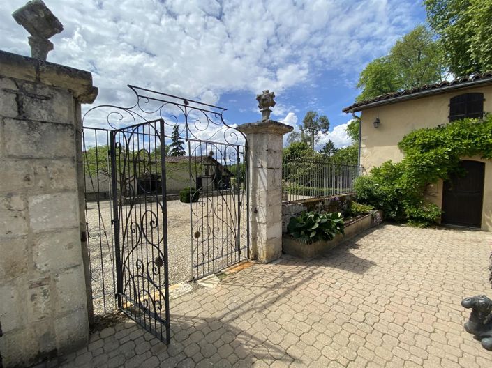 Image No.4-9 Bed House for sale