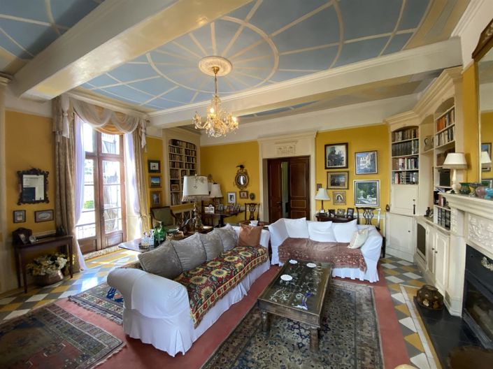 Image No.6-9 Bed House for sale