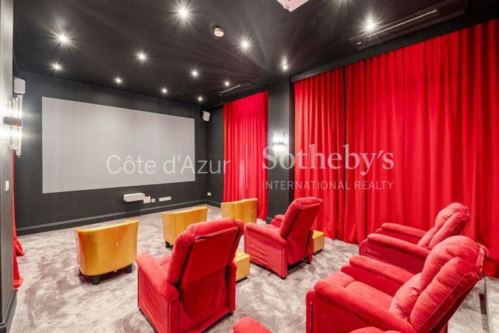 Image No.12-Propriété de 10 chambres à vendre à Cannes