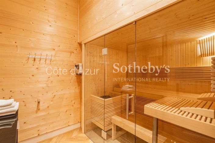 Image No.15-Propriété de 10 chambres à vendre à Cannes