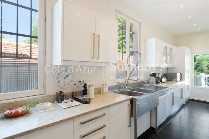 Image No.16-Propriété de 10 chambres à vendre à Cannes