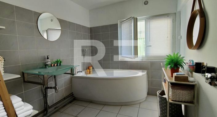 Image No.10-5 Bed Apartment for sale