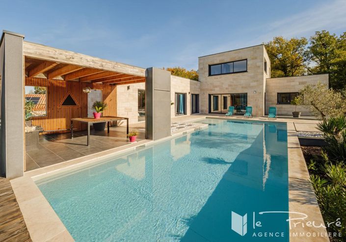 Image No.1-4 Bed House for sale