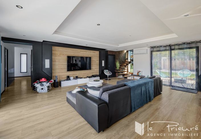 Image No.4-4 Bed House for sale