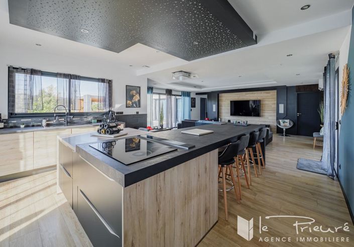 Image No.7-4 Bed House for sale