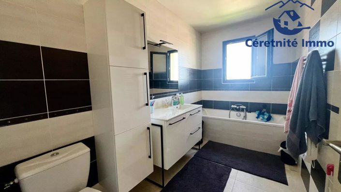 Image No.11-3 Bed House for sale