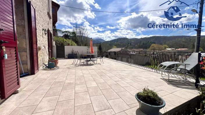 Image No.20-5 Bed House for sale