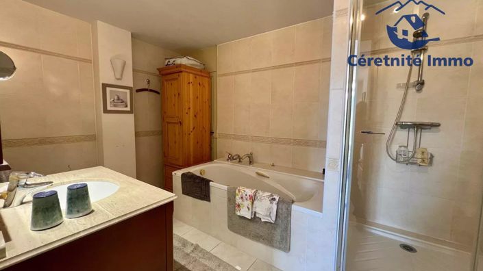 Image No.22-5 Bed House for sale