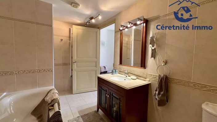 Image No.24-5 Bed House for sale