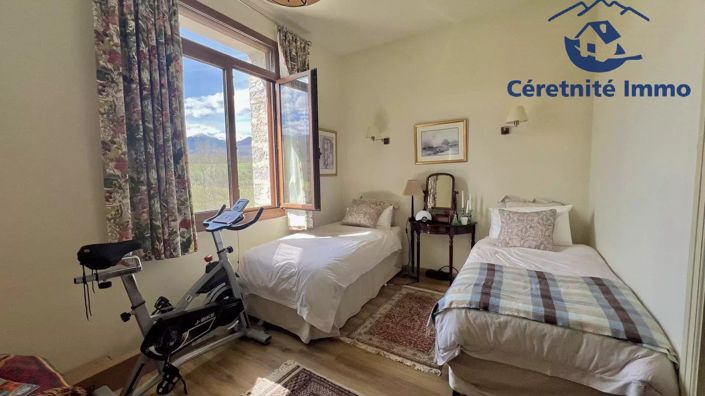 Image No.30-5 Bed House for sale