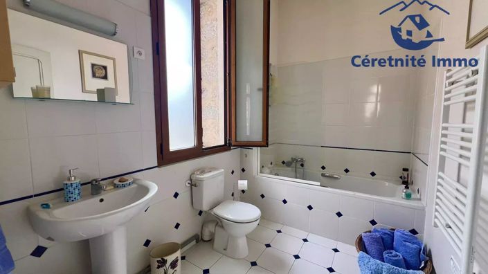 Image No.36-5 Bed House for sale