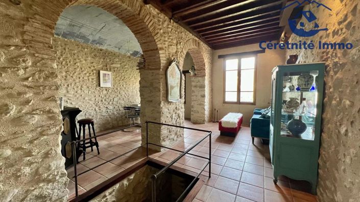 Image No.1-4 Bed House for sale