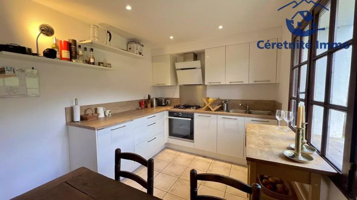 Image No.8-3 Bed House for sale