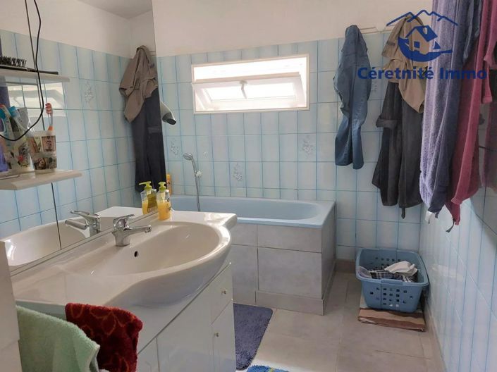 Image No.11-2 Bed House for sale