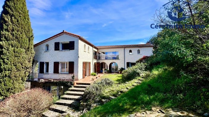 Image No.1-8 Bed House for sale