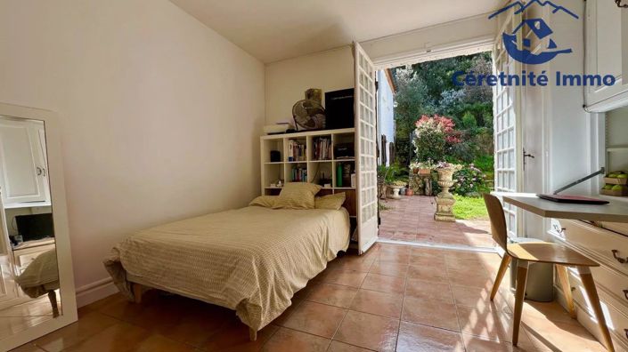 Image No.23-8 Bed House for sale