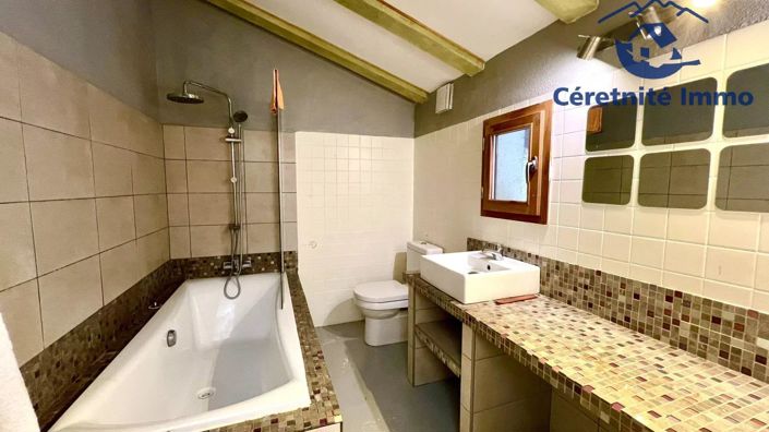 Image No.25-8 Bed House for sale