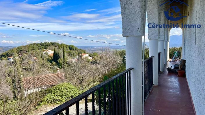 Image No.26-8 Bed House for sale