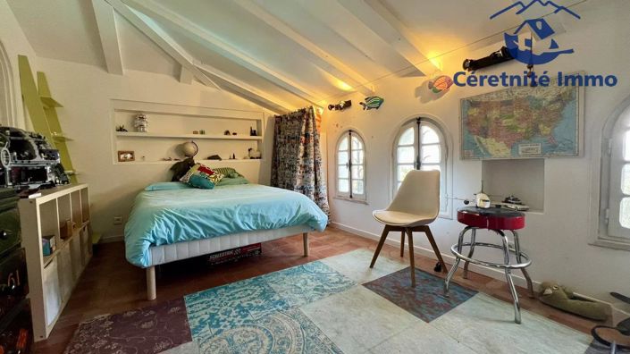 Image No.28-8 Bed House for sale