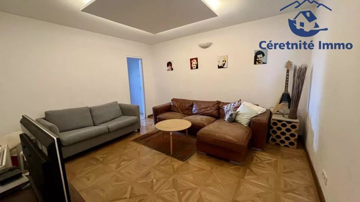 Image No.53-8 Bed House for sale