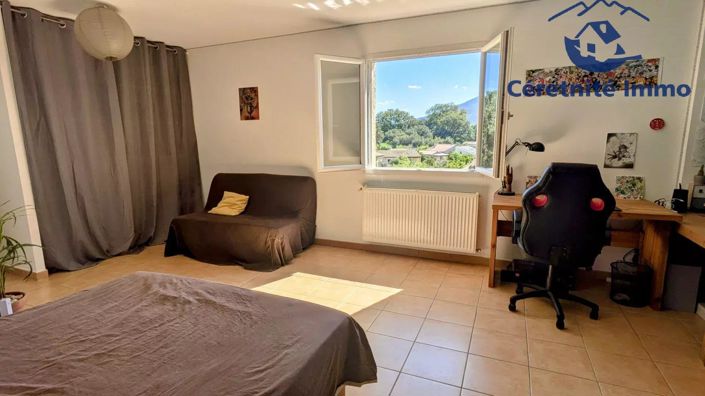 Image No.19-5 Bed House for sale