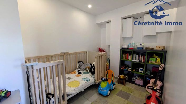 Image No.20-5 Bed House for sale