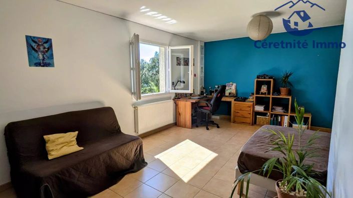 Image No.22-5 Bed House for sale