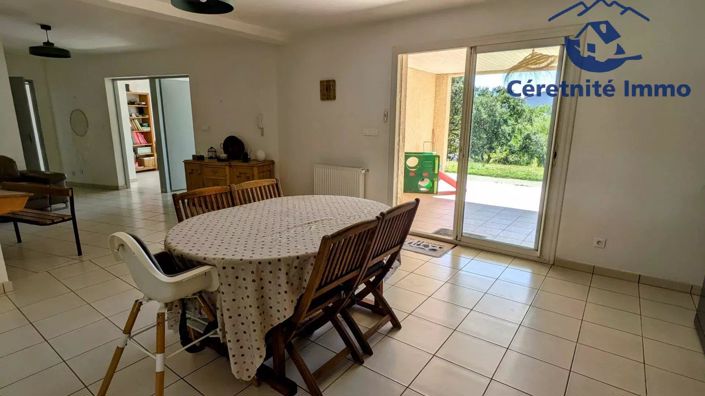 Image No.26-5 Bed House for sale