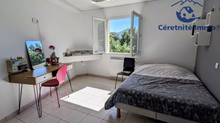 Image No.30-5 Bed House for sale