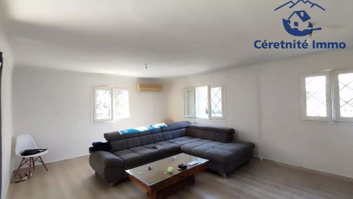 Image No.4-5 Bed House for sale