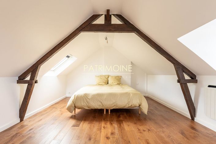 Image No.10-3 Bed Property for sale