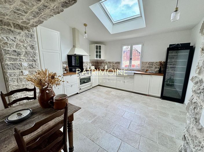 Image No.16-3 Bed Property for sale