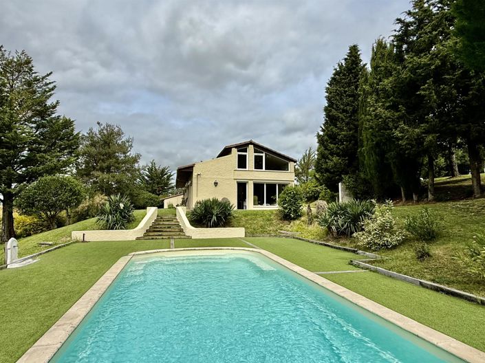 Image No.1-4 Bed House for sale
