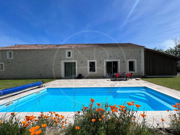 Image No.1-6 Bed House for sale