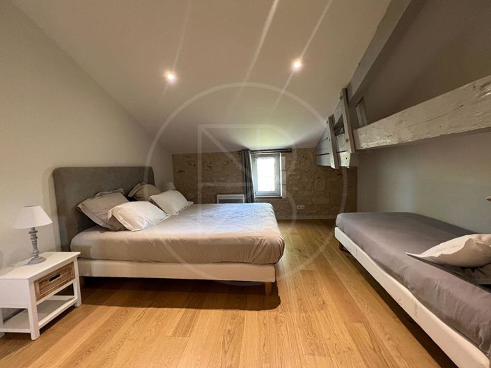 Image No.12-6 Bed House for sale