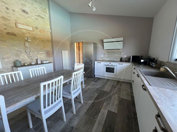 Image No.8-6 Bed House for sale