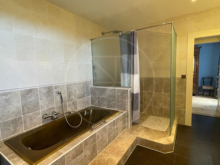 Image No.16-4 Bed House for sale