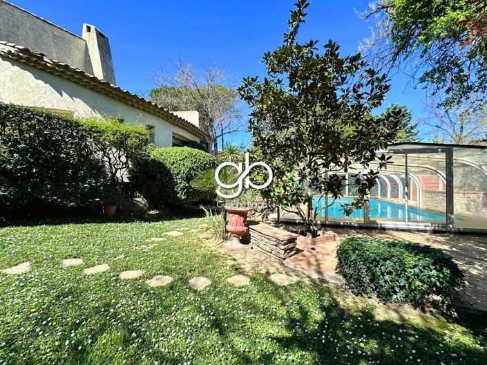Image No.1-5 Bed House for sale